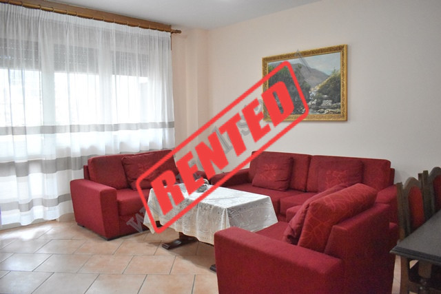 Apartament 1+1 me qira ne rrugen Islam Alla midis rruges Myslym Shyri dhe rruges se Kavajes ne Tiran